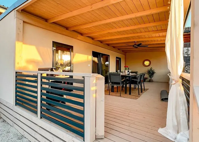 Ferienhaus Latan House *